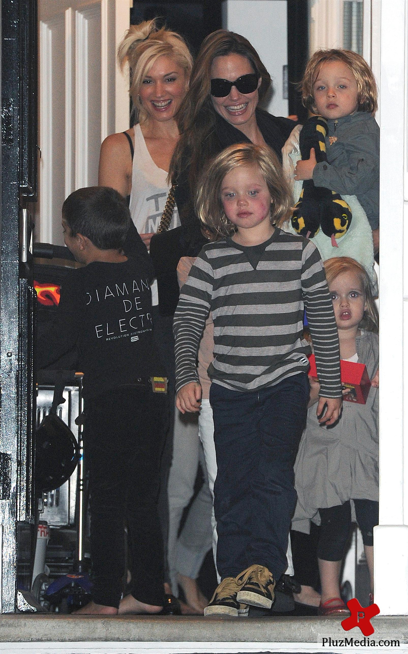 Angelina Jolie takes her children to visit Gwen Stefani | Picture 88168